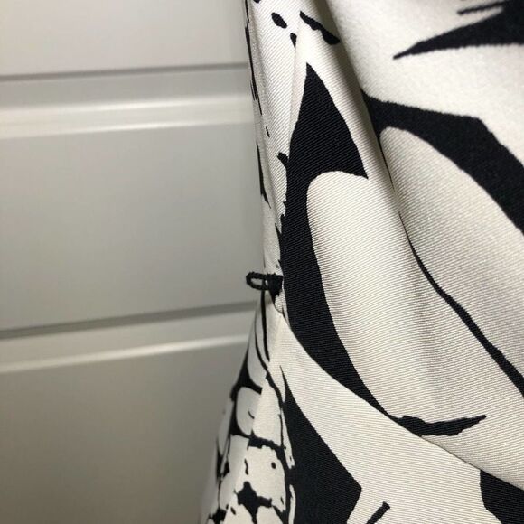 I.N. Studio Dress Black and White Floral Size 6 - Picture 5 of 11